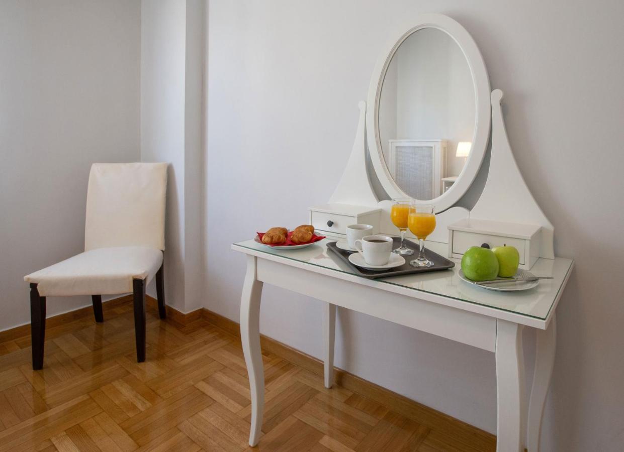 Upscale Luxury Athens Renovated Dream Home In One Of The Most Favorable Locations By National Gardens, Zoo & Hellenic Parliament In Syntagma And Stylish Exquisite Kolonaki Neighborhood Εξωτερικό φωτογραφία